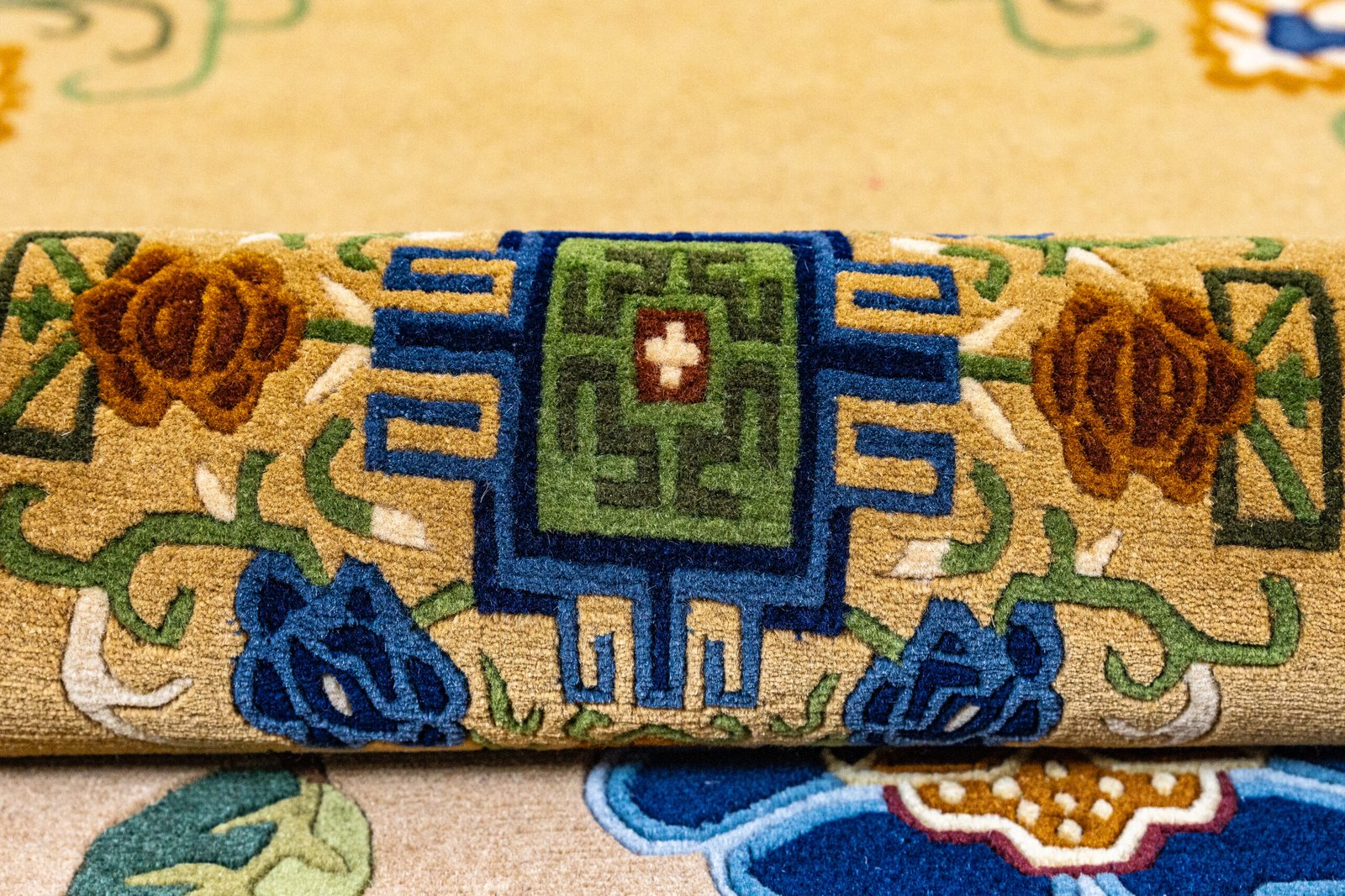 Mandala Pushpa, 188 x 120 cm, 100% Wolle – Bild 3