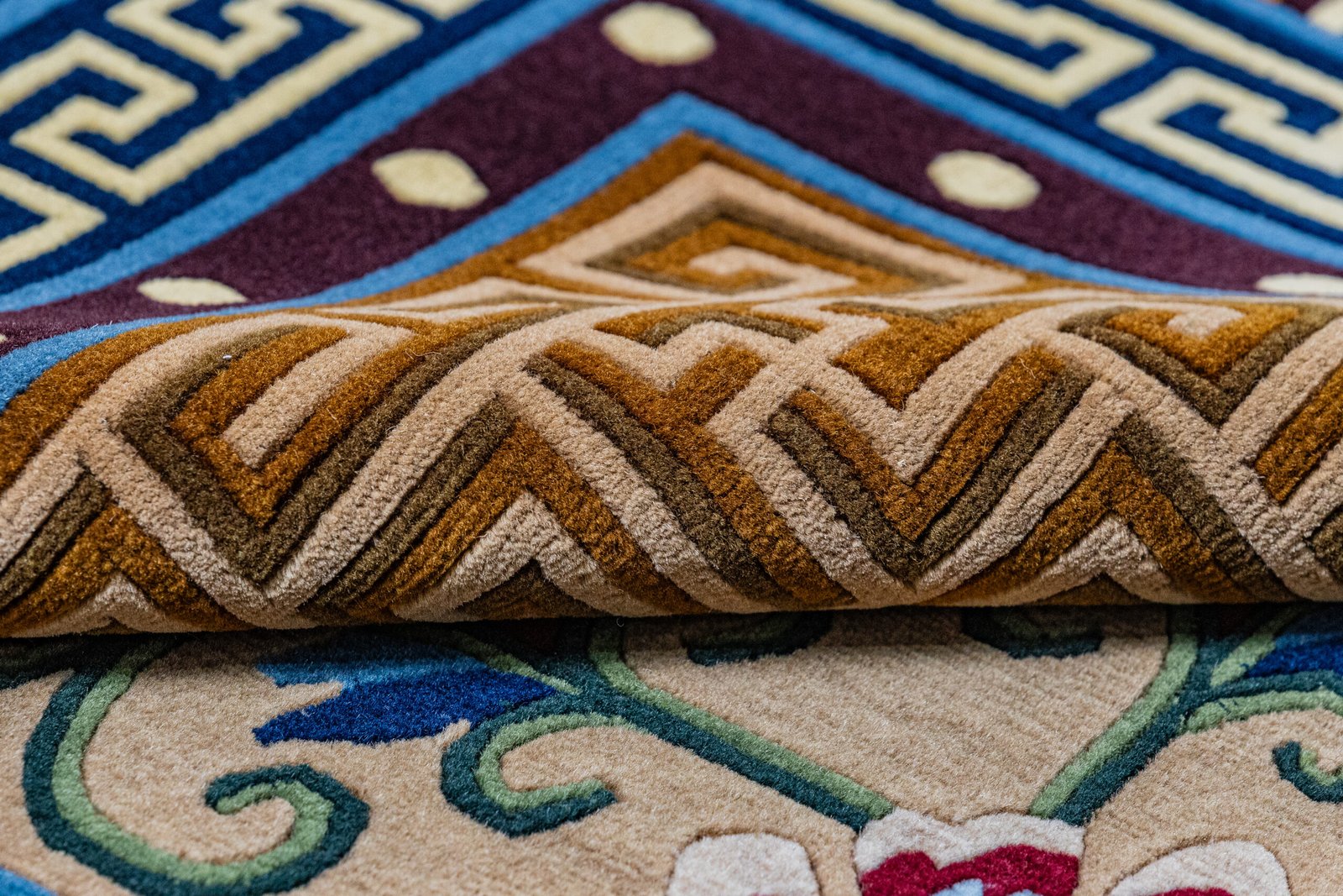 Tri-Sauvagya, 273 x 183 cm, 100% Wolle – Bild 2