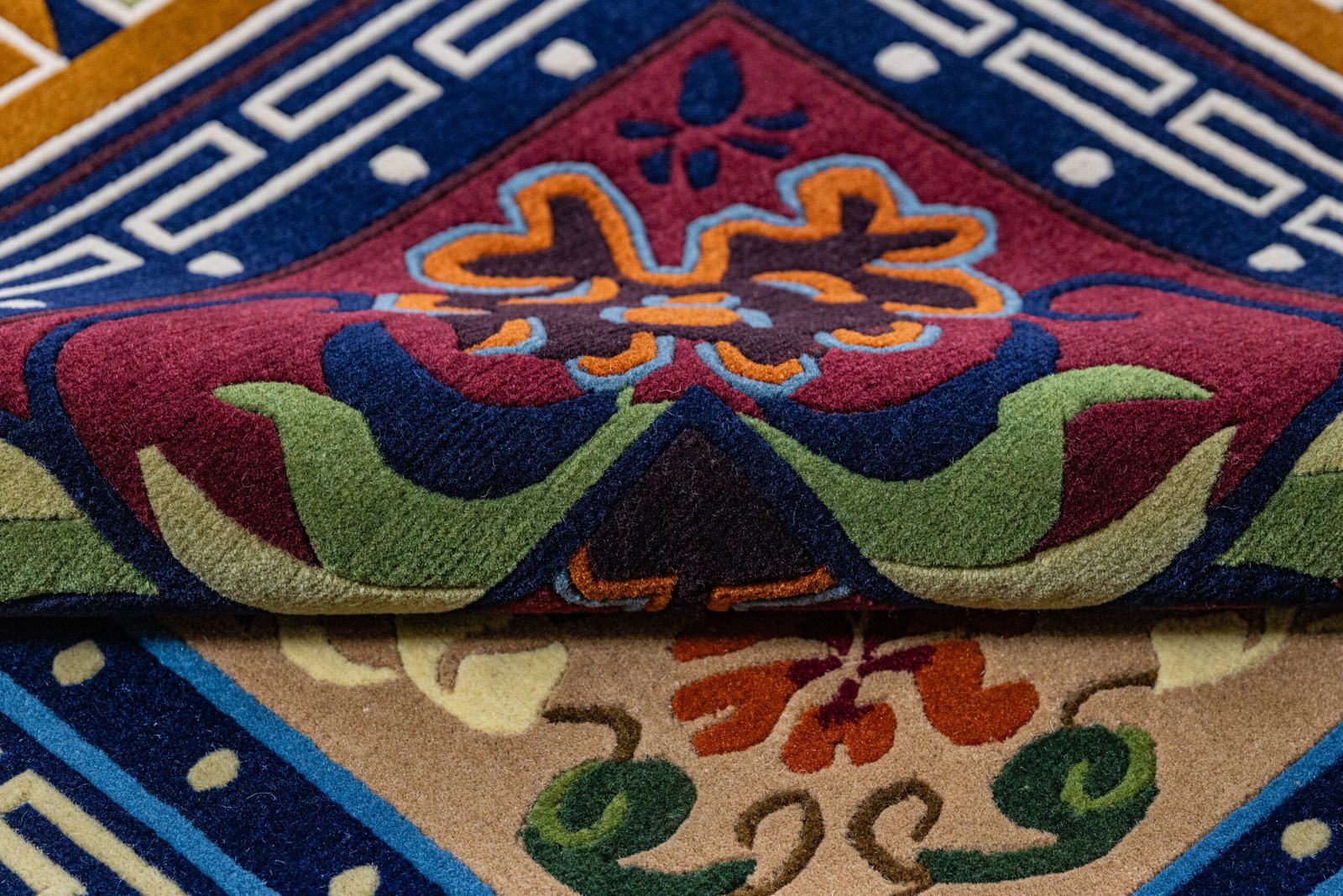 Pushpa-Laharaa, 308 x 244 cm, 100% Wool - Image 2