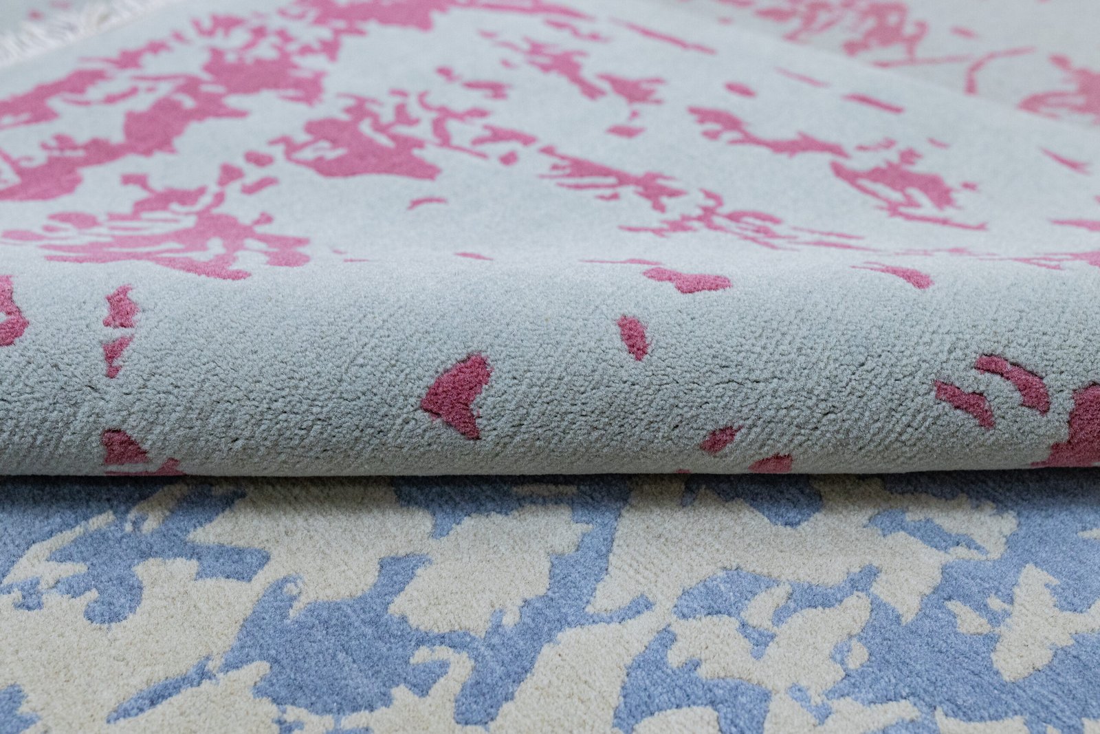 Ash & Rose, 186 x 123 cm, 100% Wolle – Bild 2